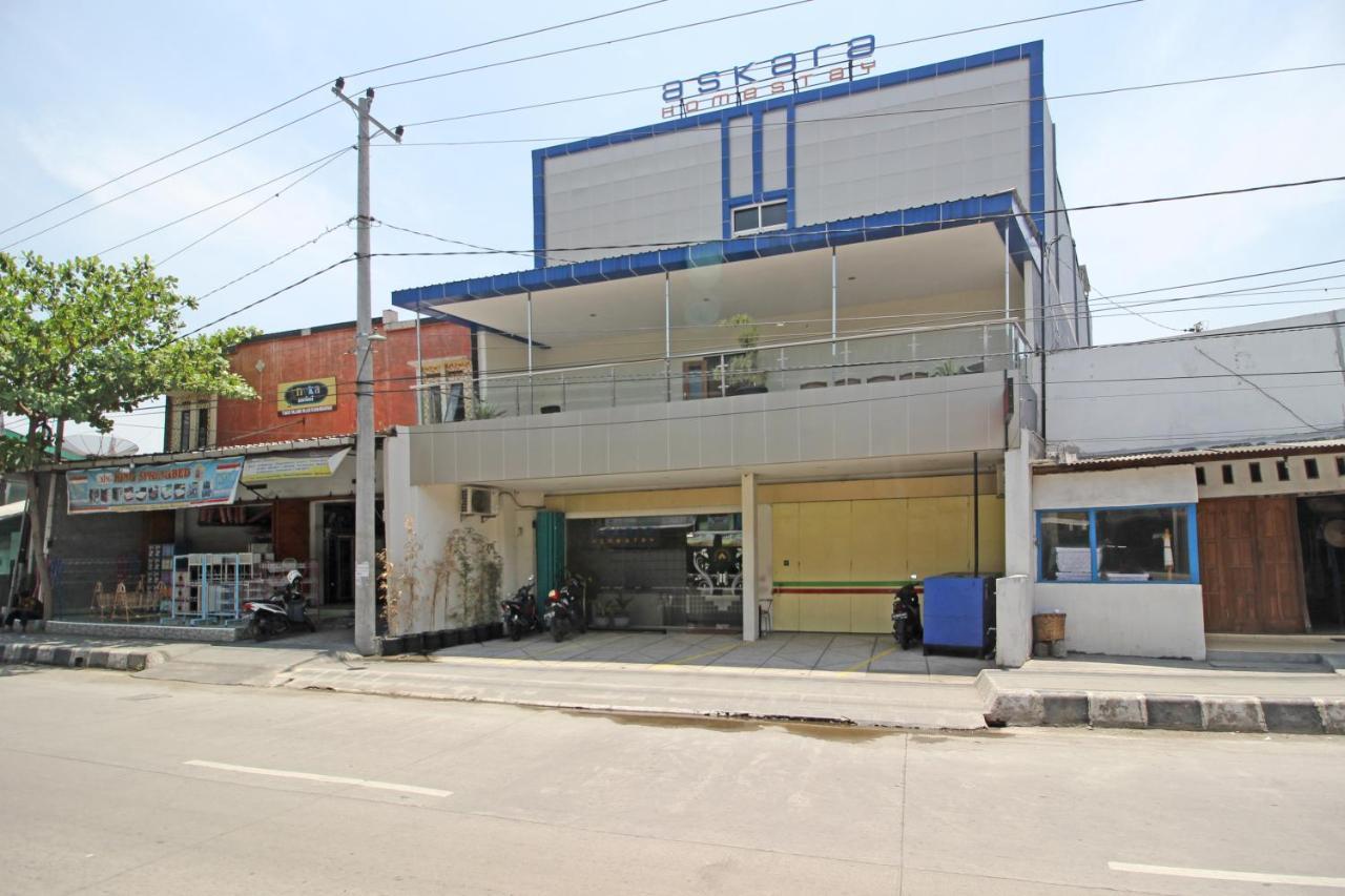 ホテル Reddoorz Near Uns Solo エクステリア 写真