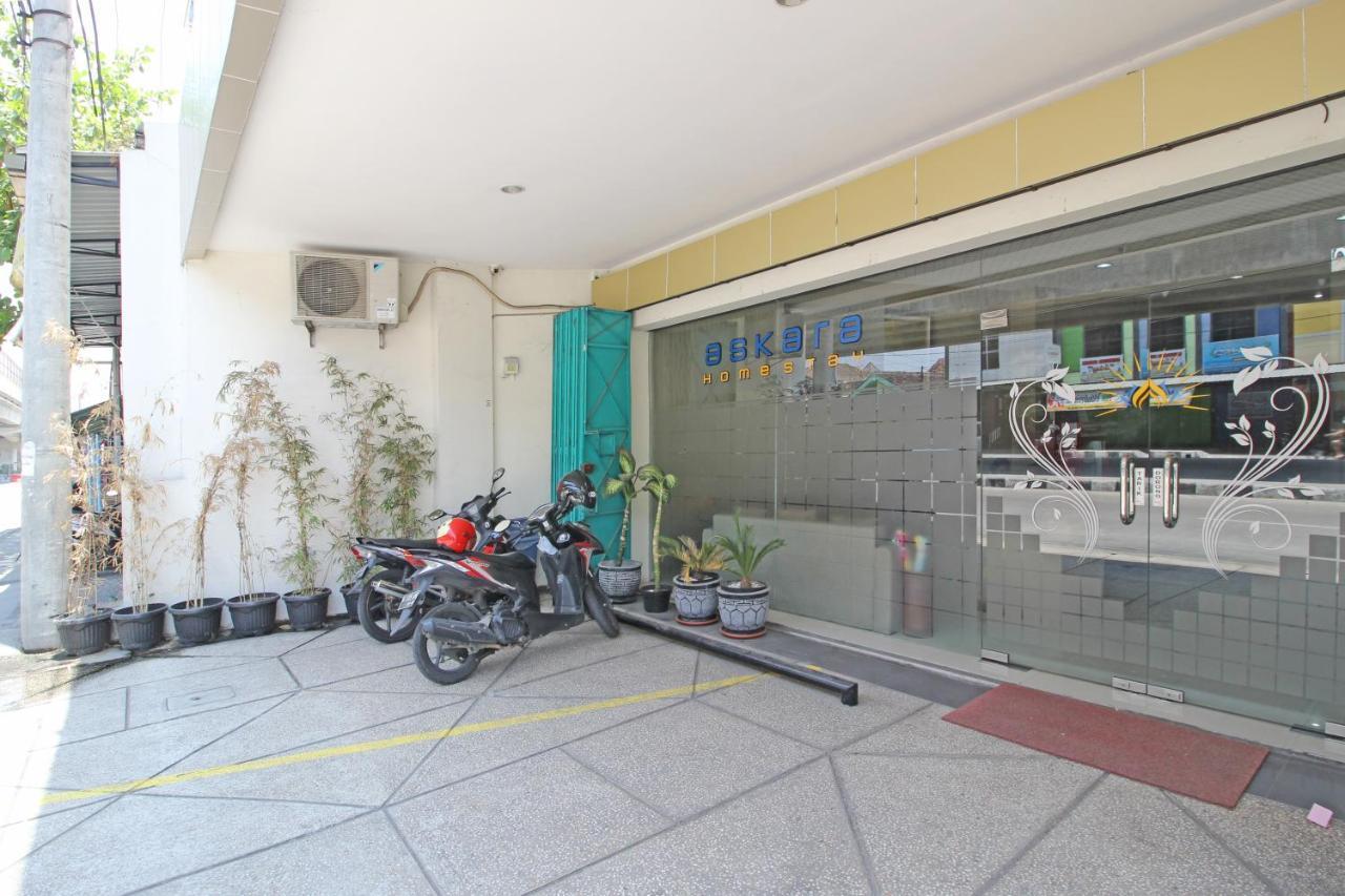 ホテル Reddoorz Near Uns Solo エクステリア 写真