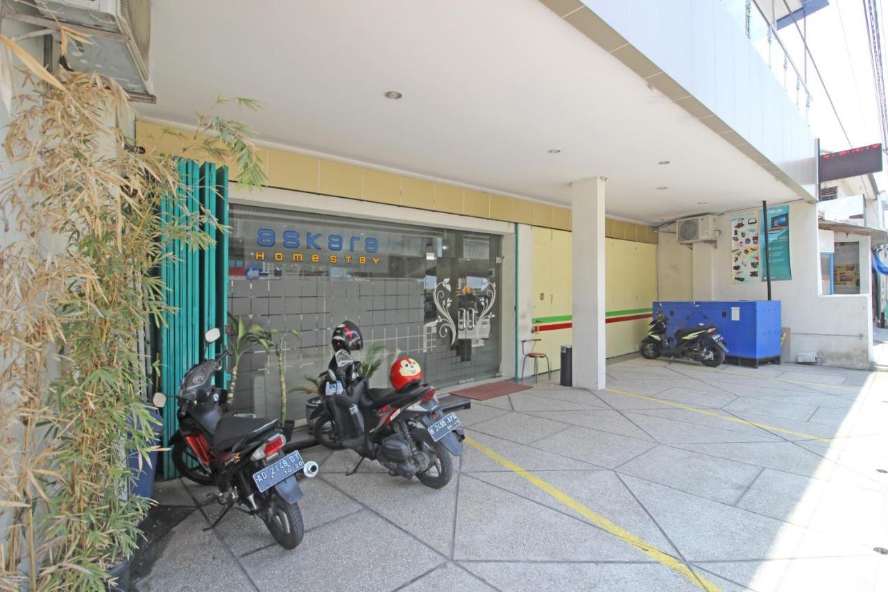 ホテル Reddoorz Near Uns Solo エクステリア 写真